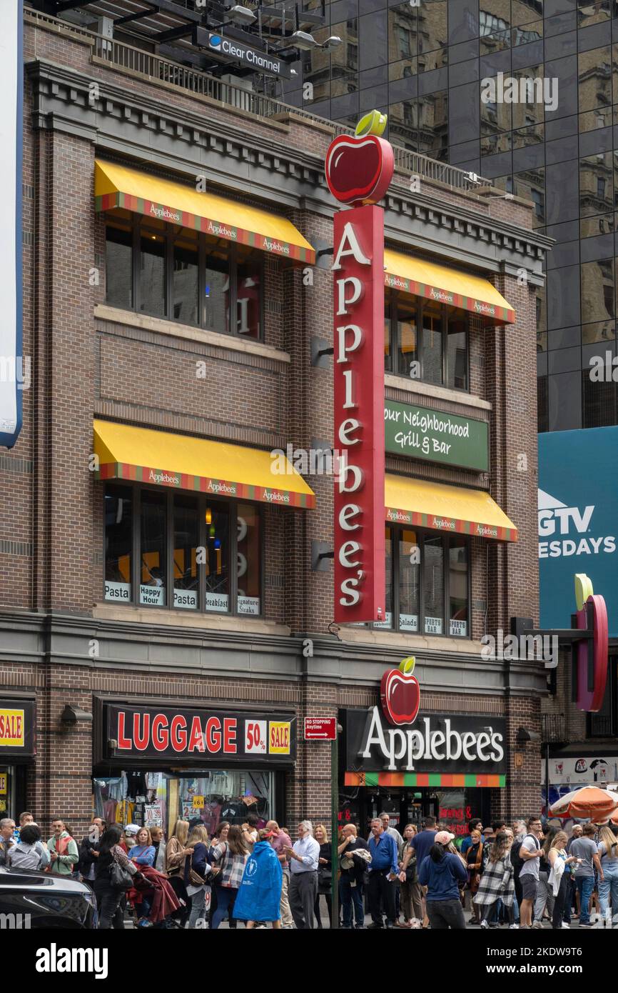Applebee's restaurant is located in Times Square, New York City, USA