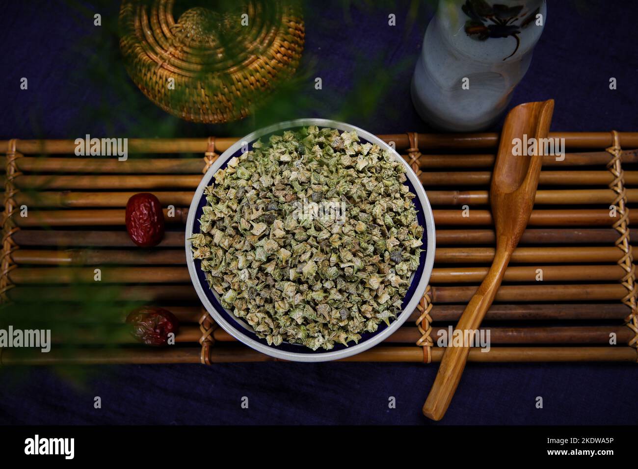 Chinese herbal medicine white thistle Stock Photo - Alamy