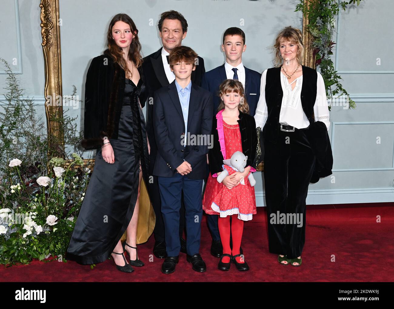 London, UK. 08th Nov, 2022. November 8th, 2022, London, UK. Dominic West and Catherine FitzGerald with their children Dora, Senan, Francis and Christabel arriving at the World Premiere of The Crown Season 5, Theatre Royal, Drury Lane, London. Credit: Doug Peters/Alamy Live News Stock Photo