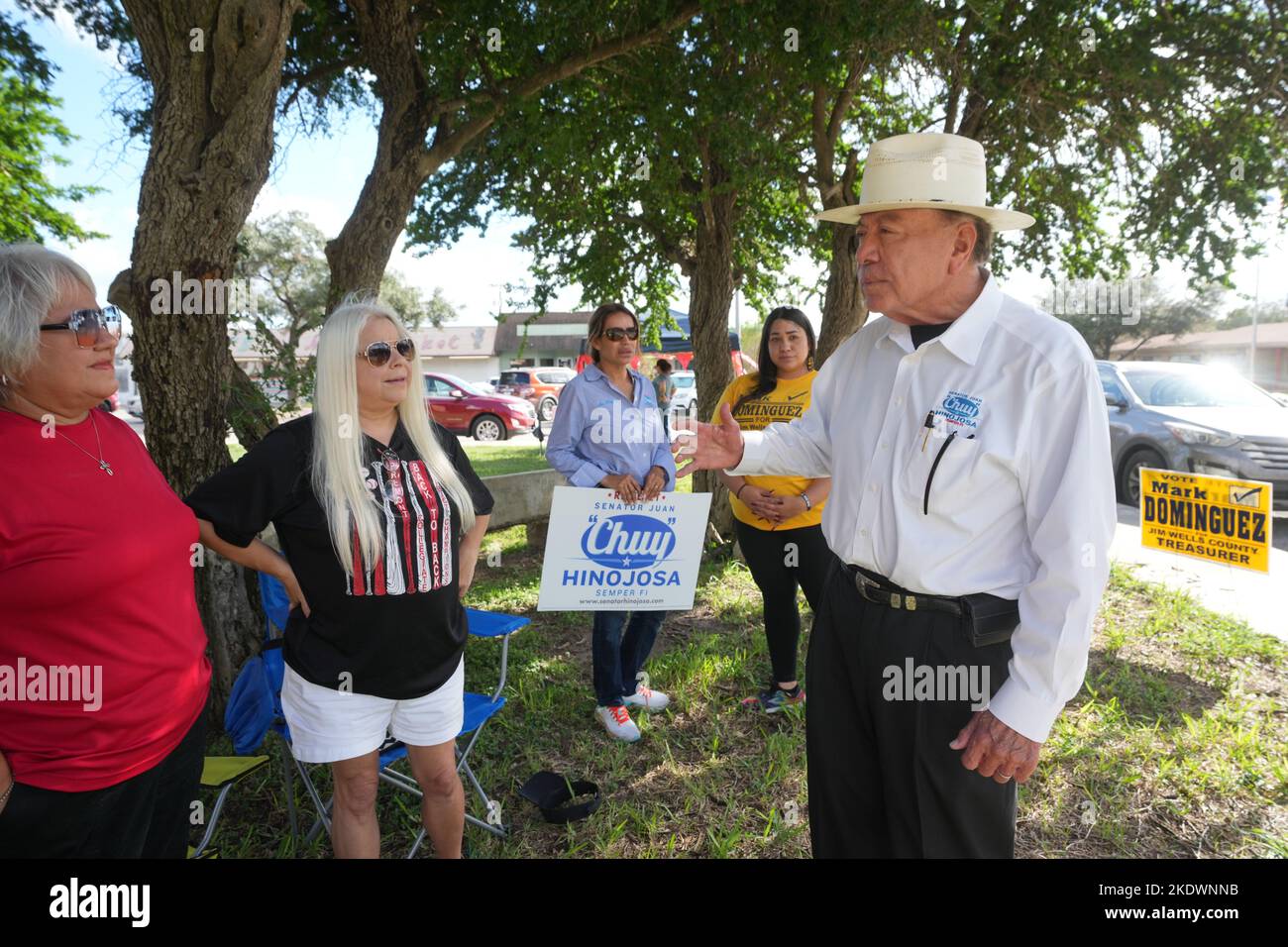 Premont Texas USA, November 8 2022: State Sen. JUAN 'CHUY' HINOJOSA talks with voters during a swing through his district on election day. Credit: Bob Daemmrich/Alamy Live News Stock Photo