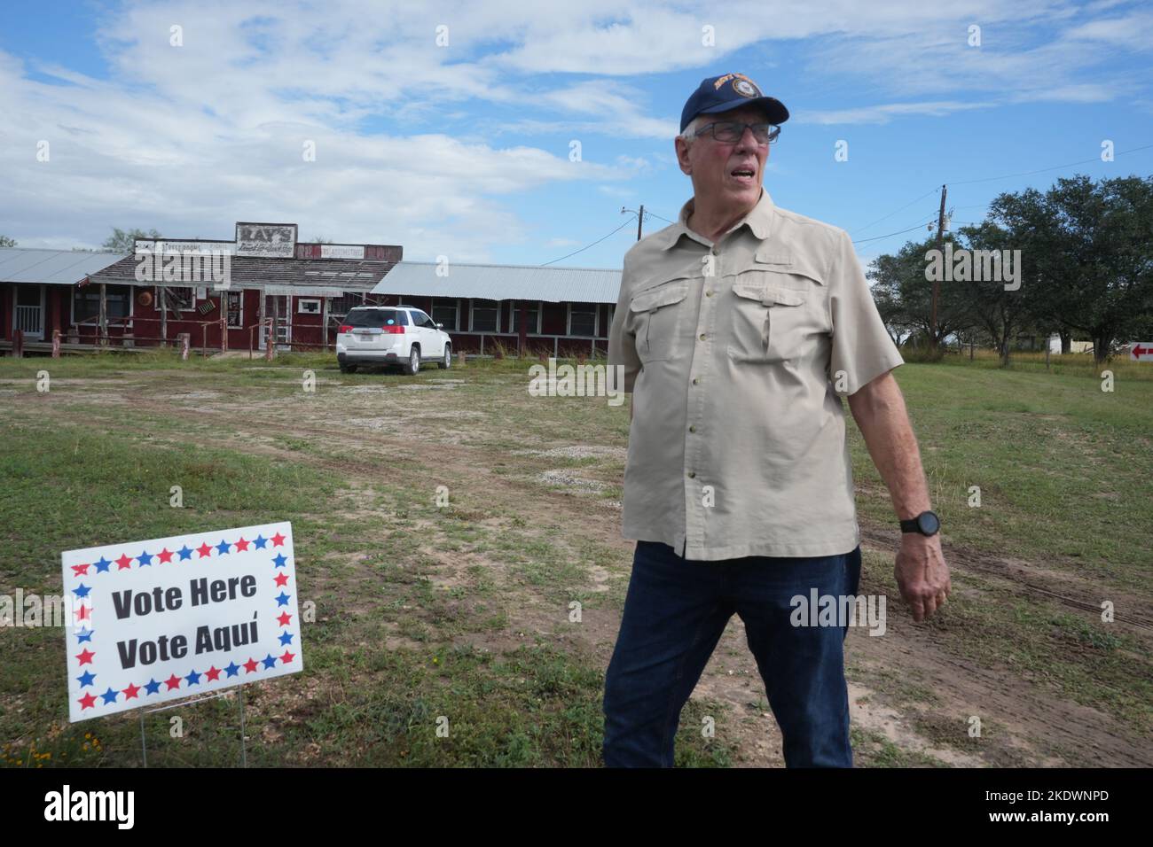 Live Oak County Texas USA< November 8 2022: Election Judge PHILLIP STORM waits outside the old barbecue joint Ray's outside of Alice, Texas, for voters to arrive during the midterm elections in rural south Texas. The business has been closed about 15 years and is used regularly as a rural polling place. Credit: Bob Daemmrich/Alamy Live News Stock Photo