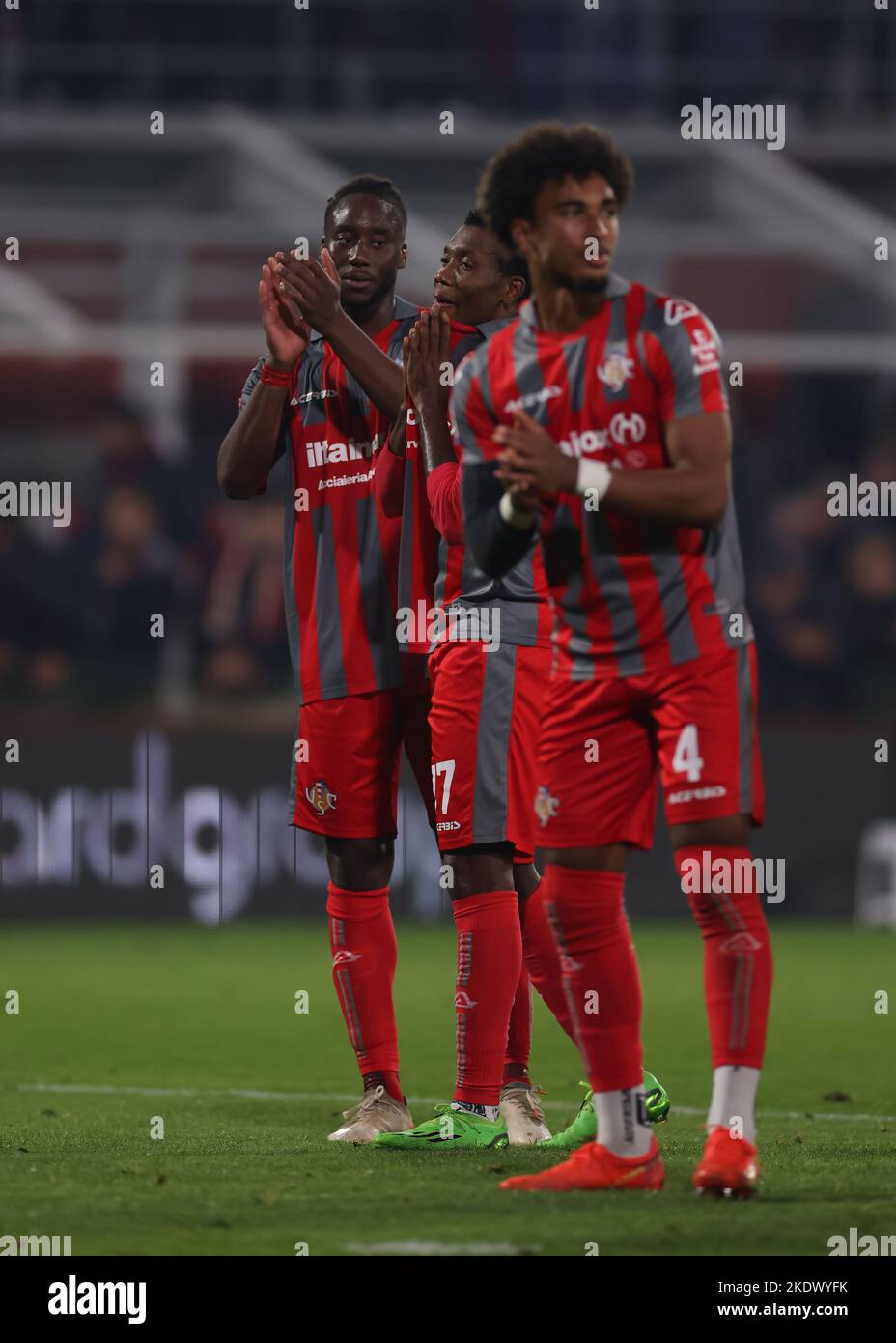 Cremona, Italy. 8th Nov, 2022. Meite Soualiho, David Okereke and Emanuel Aiwu of US Cremonese applaud the fans following the final whistle of the Serie A match at Stadio Giovanni Zini, Cremona. Picture credit should read: Jonathan Moscrop/Sportimage Credit: Sportimage/Alamy Live News Stock Photo