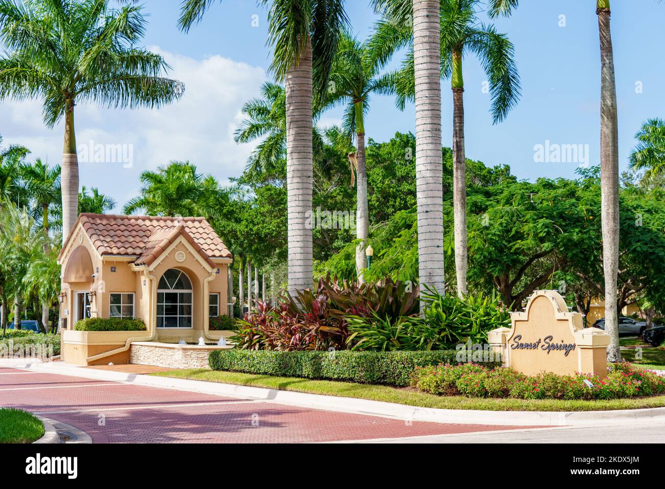 Gated housing community in Weston FL USA Stock Photo Alamy