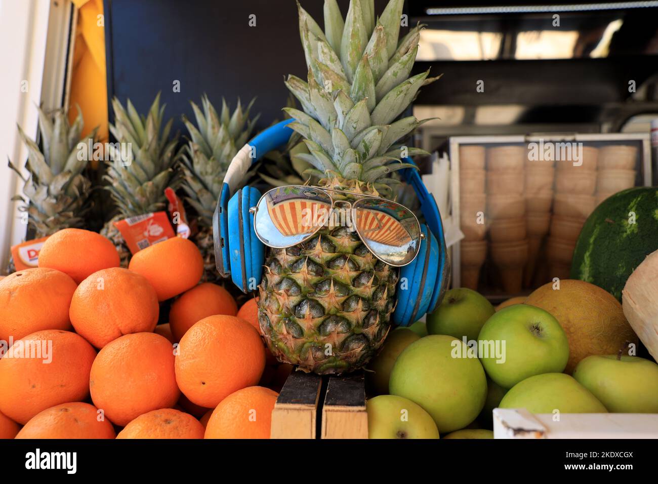 Larnaca, 24th May, Pineapple At A Fruit Juice Sand Wearing , 60 OFF