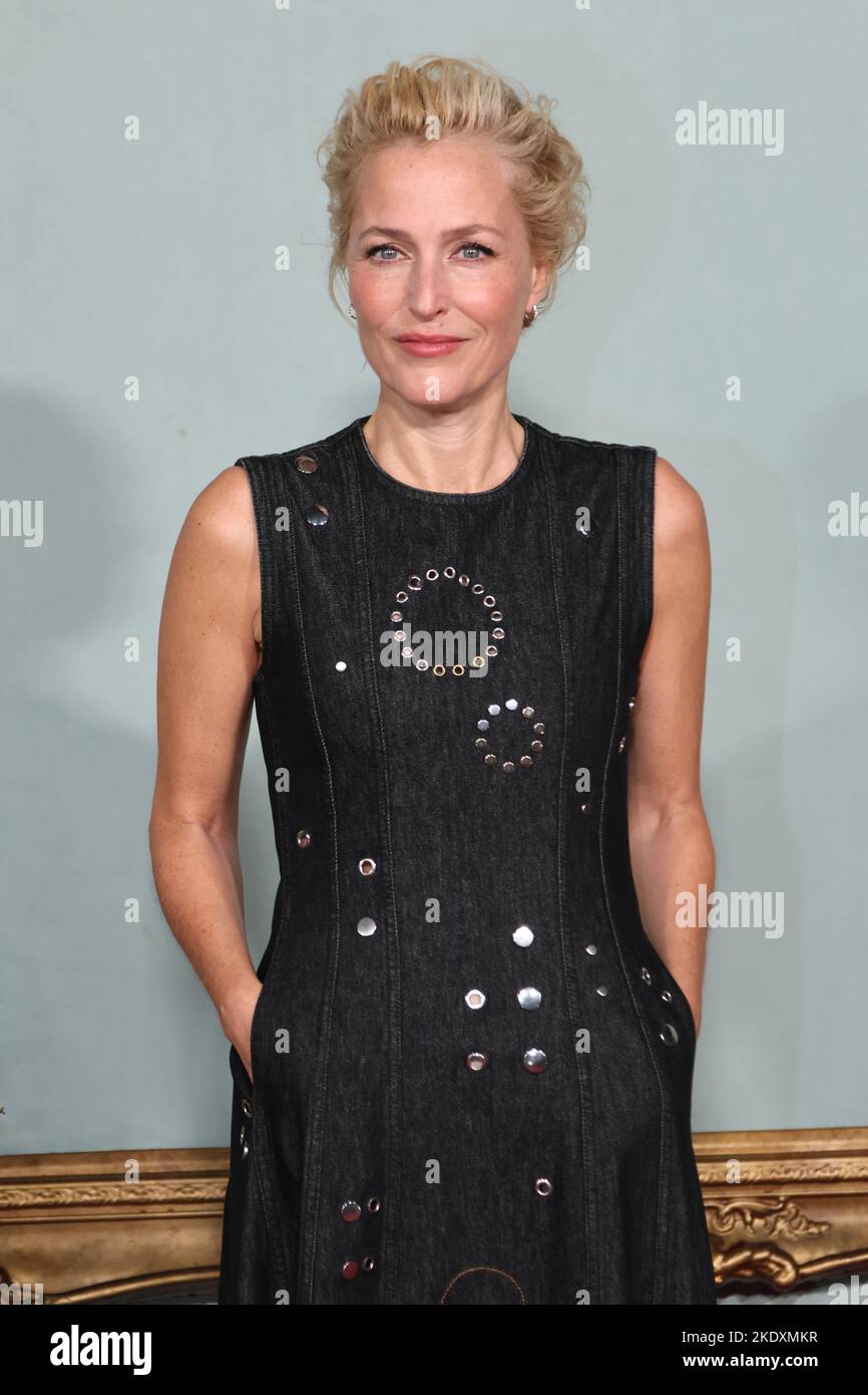 Gillian Anderson, The Crown Season 5 World Premiere, Theatre Royal