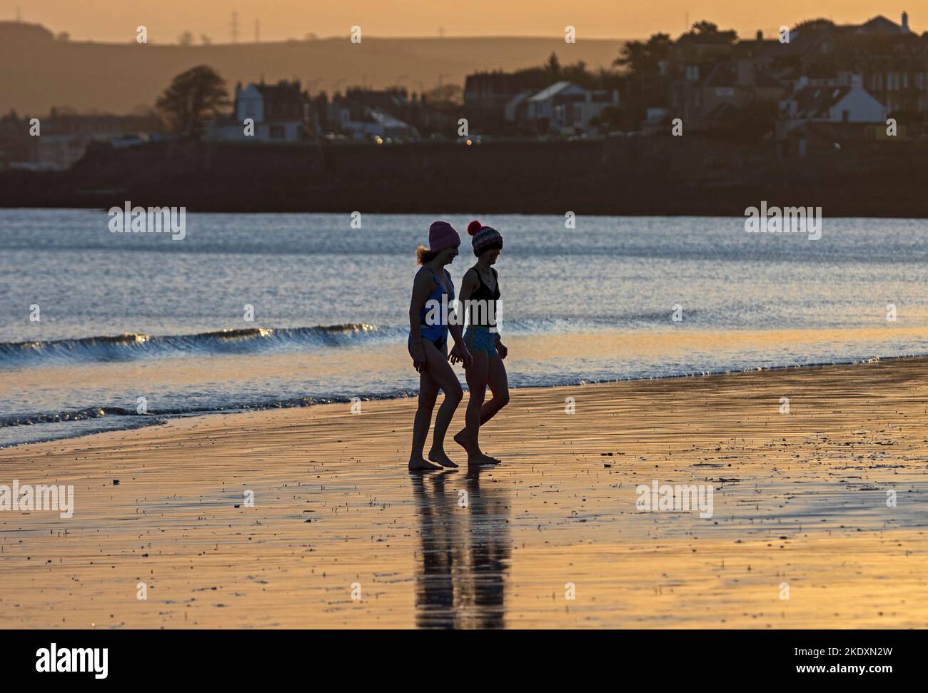 Portobello, Edinburgh, Scotland, UK. 9th November 2022. Cloudy sunrise