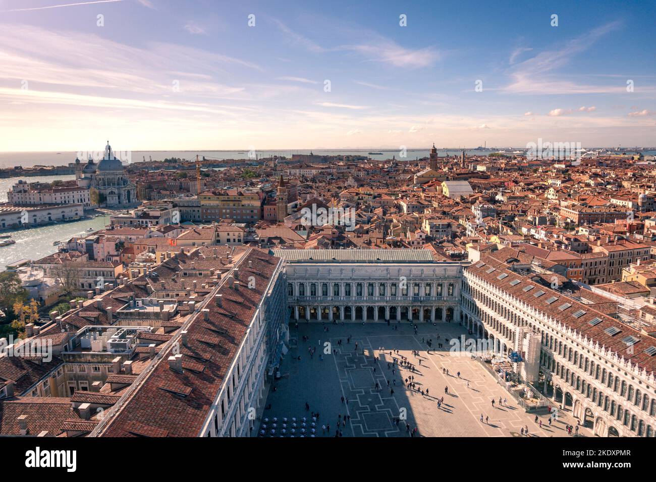 Doges palace exterior twilight hi-res stock photography and images - Alamy