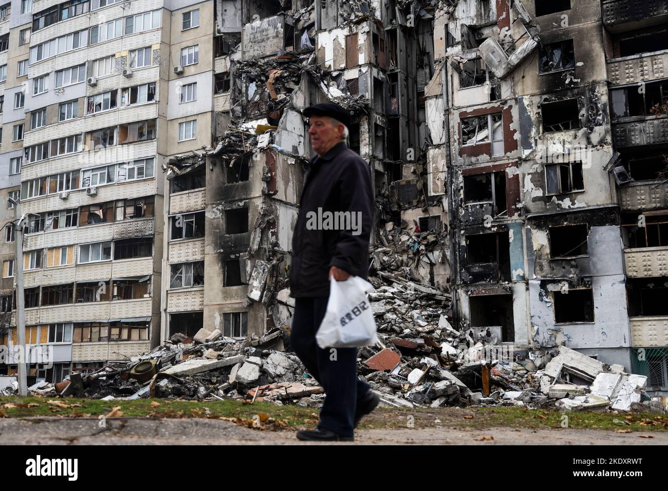 Charkov, Ukraine. 08th Nov, 2022. An apartment building damaged by