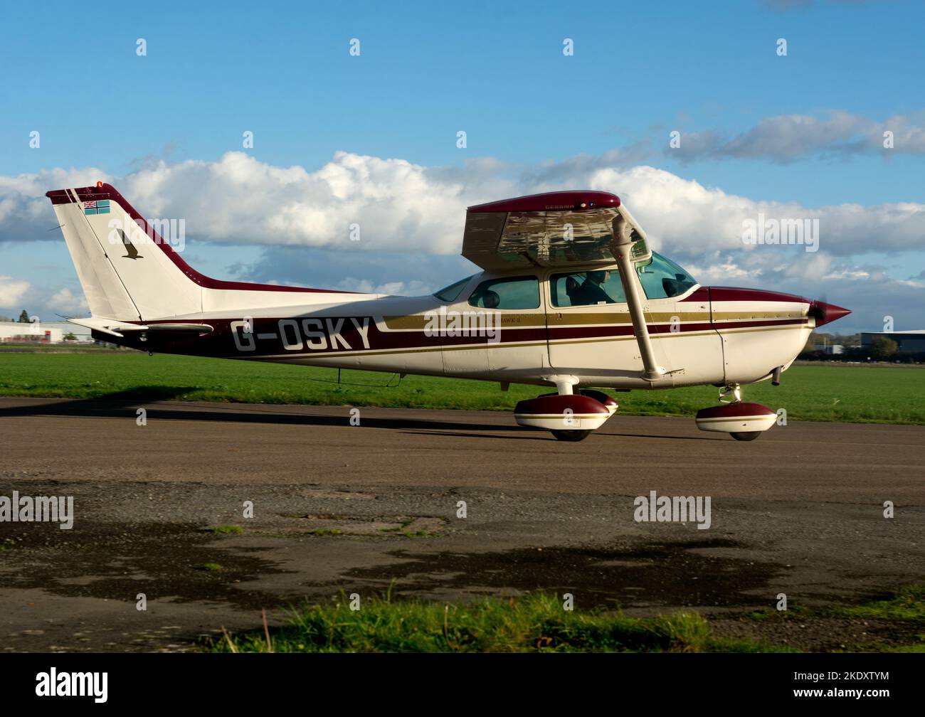 Cessna 172M Skyhawk at Wellesbourne Airfield, Warwickshire, UK (G-OSKY) Stock Photo