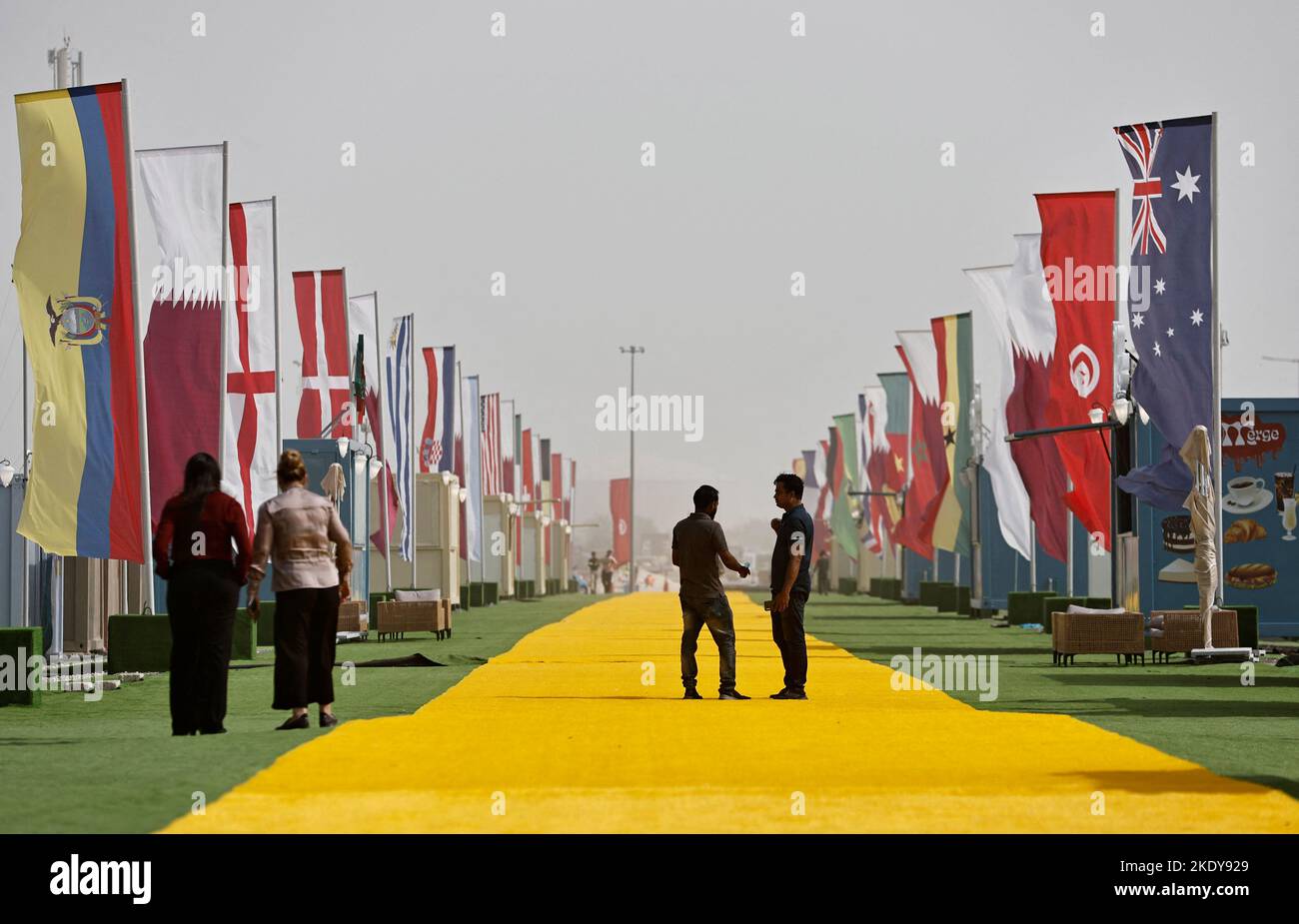 Qatar fan zone hires stock photography and images Alamy