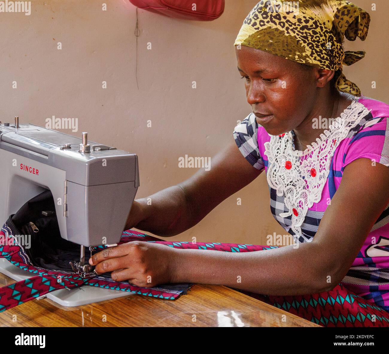 Kenyan crafts hires stock photography and images Alamy