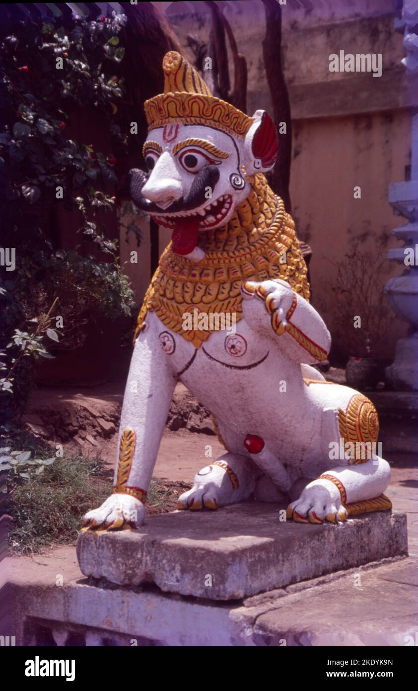 Lions Statue at Entrance of Temple, Puri, Orrisa Stock Photo Alamy