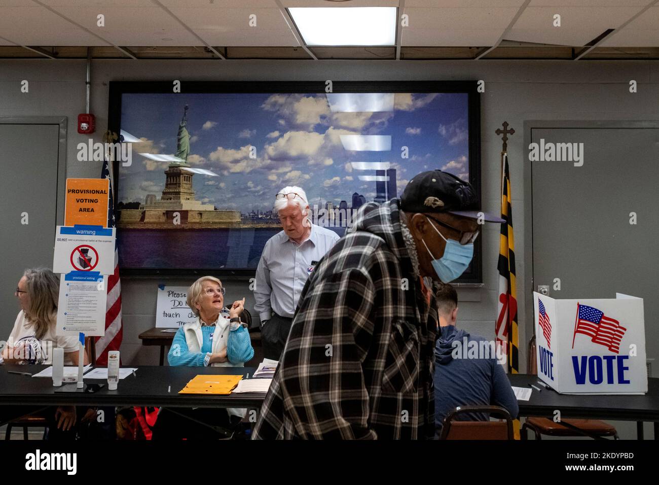 As Americans head to the polls to vote in the 2022 Midterm Elections, voters arrive at the Eastport Volunteer Fire Company in Annapolis, Maryland, Tuesday, November 8, 2022. Credit: Rod Lamkey / CNP /MediaPunch Stock Photo