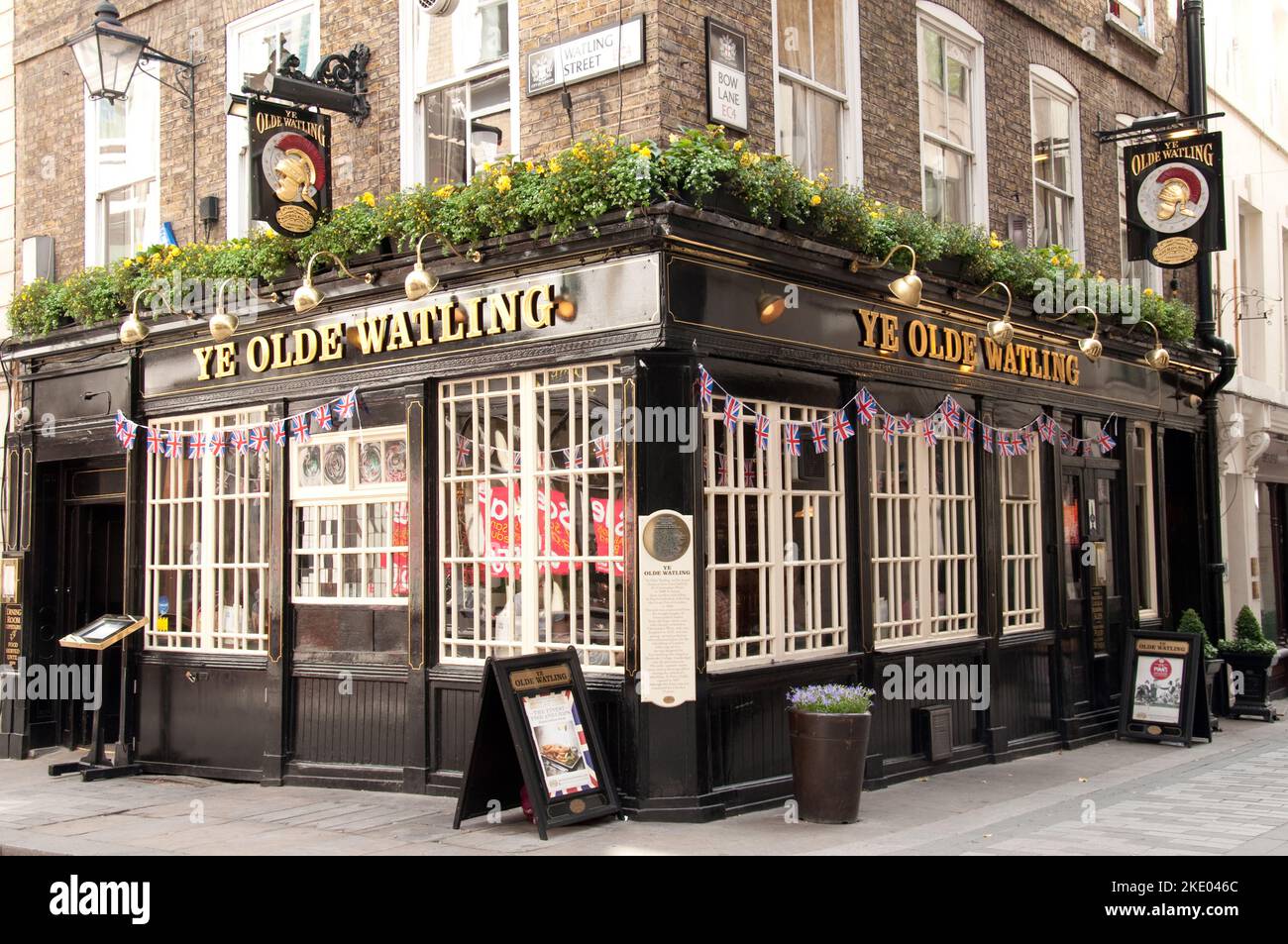 Ye Olde Watling, City of London, London, UK - believed to have been rebuilt by Christopher Wren in 1668 to house those workers building St Paul's. Stock Photo