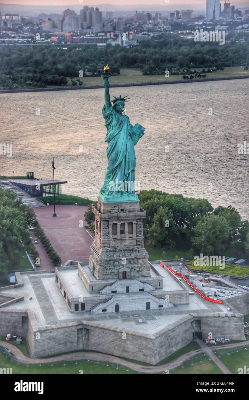 A vertical high angle shot of the Statue of Liberty Stock Photo - Alamy
