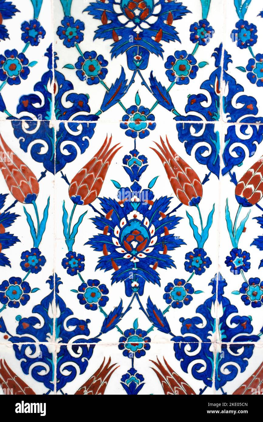 Traditional tulip pattern Turkish Ottoman Tiles Stock Photo Alamy