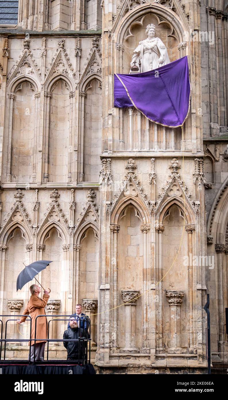 King Charles III unveils the statue of Queen Elizabeth II at York