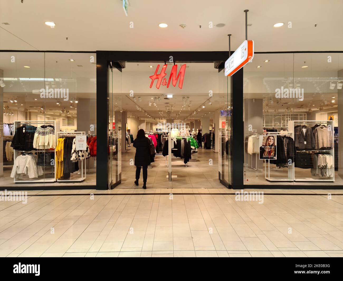 H and m germany store shopping hi-res stock photography and images - Alamy