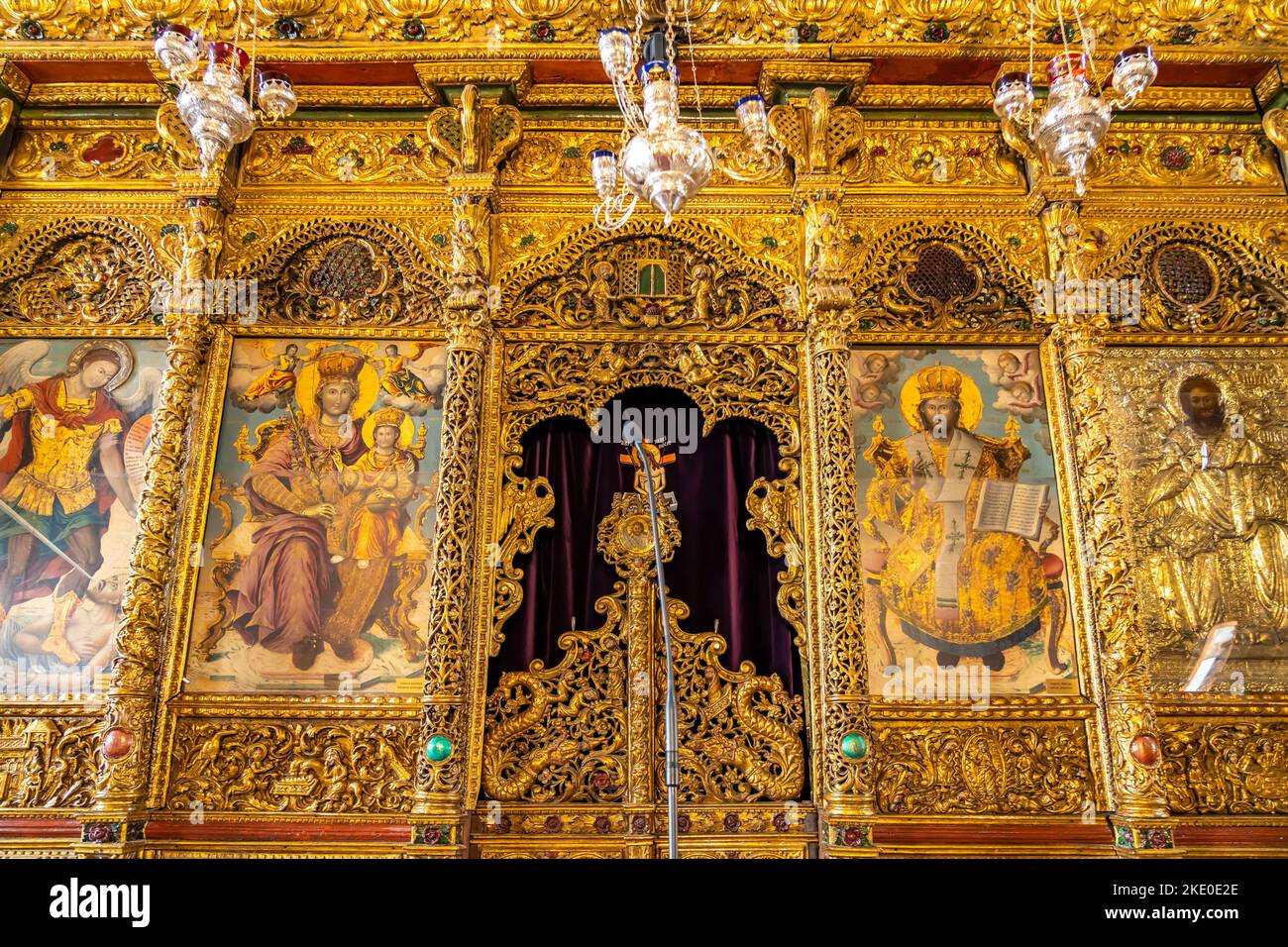 Ikonostase im Innenraum der Agios Lazaros Kirche in Larnaka, Zypern, Europa  |  Iconostasis inside the Church of Saint Lazarus, Larnaca, Cyprus, Europ Stock Photo