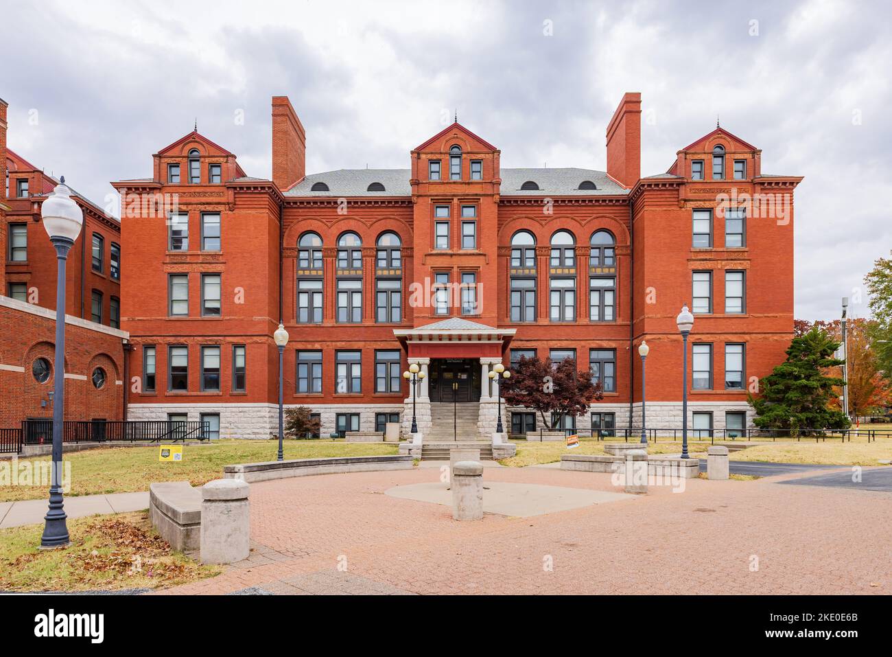 Central high campus hi-res stock photography and images - Alamy