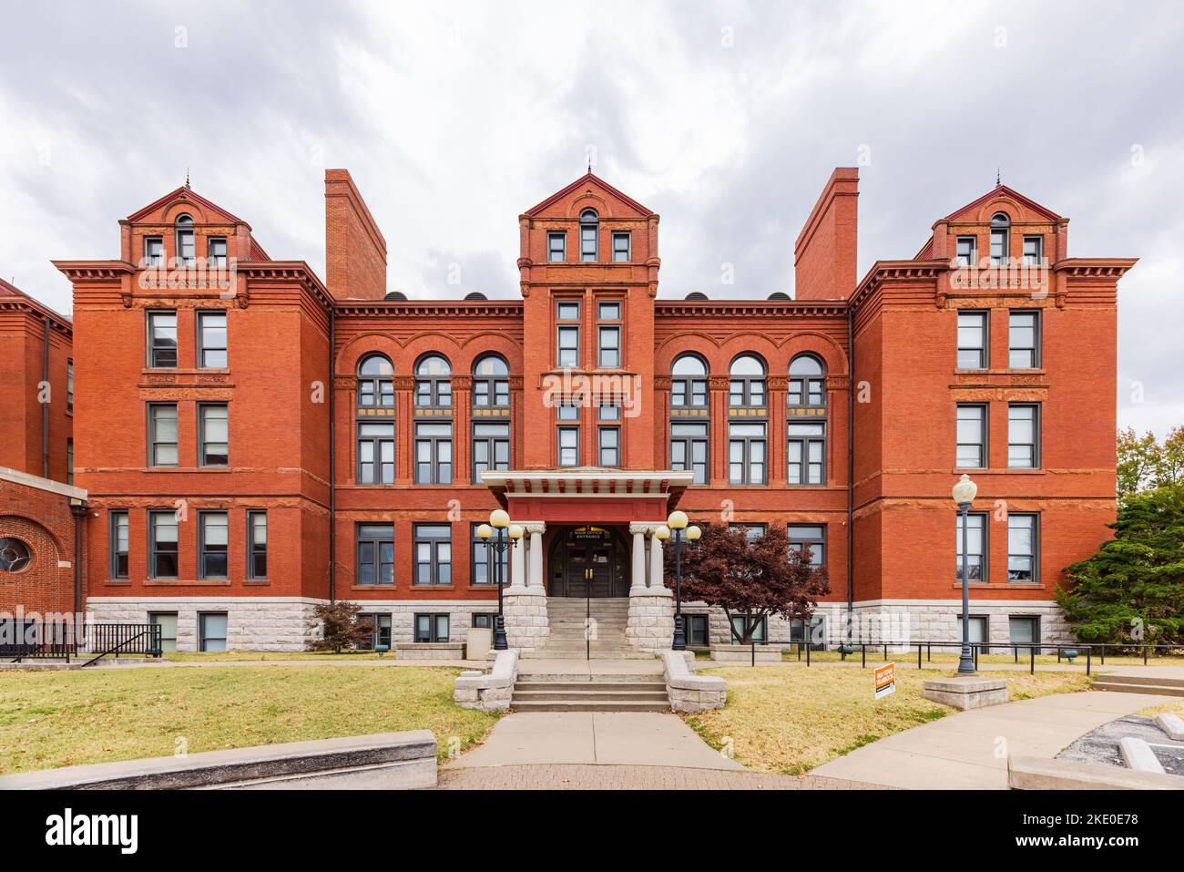 Central high campus hi-res stock photography and images - Alamy