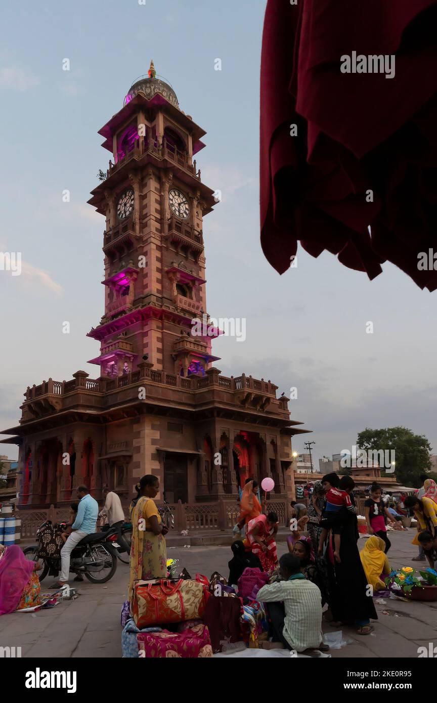 Jodhpur, Rajasthan, India - 20.10.2019 : Rajasthani buyers and sellers at famous Sardar Market and Ghanta ghar Clock tower in Jodhpur, Rajasthan. Stock Photo
