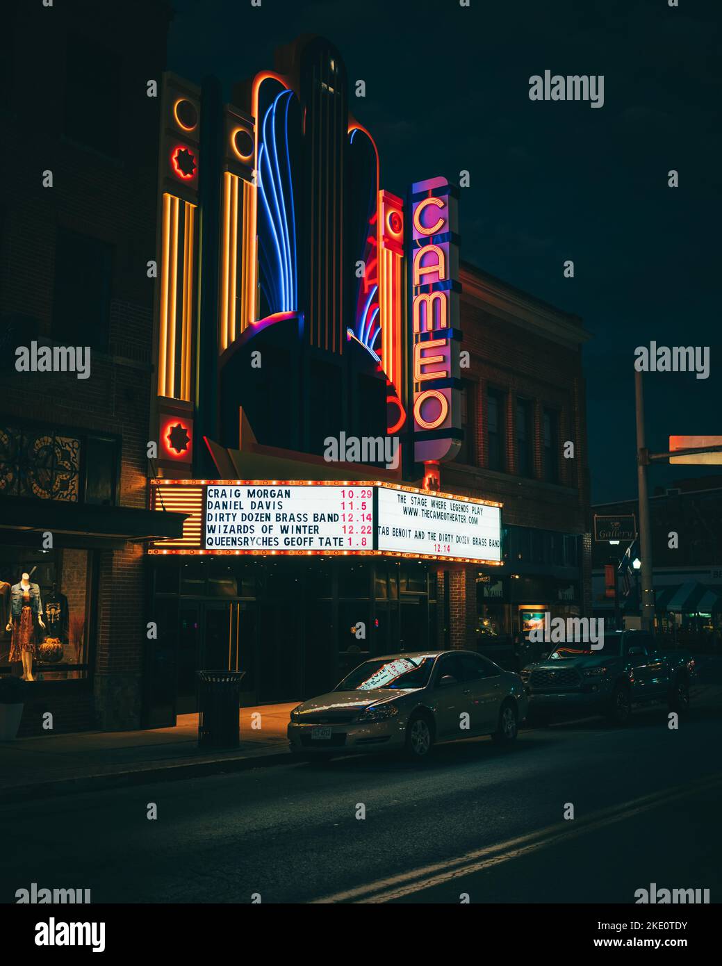 The Cameo Theater neon sign at night, Bristol, Virginia Stock Photo Alamy