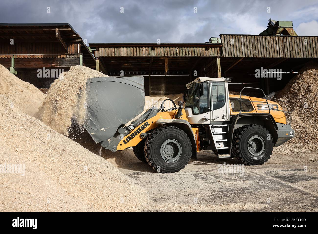 Eslohe, Germany. 09th Nov, 2022. A wheel loader is used to transport ...