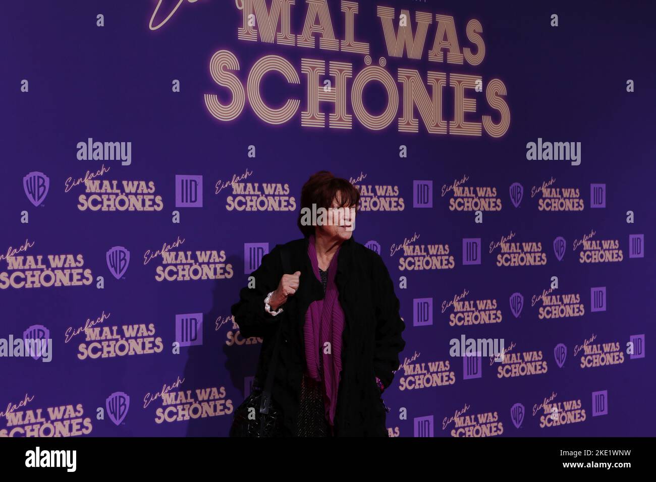 Berlin, Germany. 08th Nov, 2022. World premiere of the film 'EINFACH MAL WAS SCHÖNES' in the zoo palace in the presence of the director, screenwriter and leading actress Karoline Herfurth The photo shows Regina Ziegler. Regina Ziegler is a German film producer. (Photo by Simone Kuhlmey/Pacific Press/Sipa USA) Credit: Sipa USA/Alamy Live News Stock Photo