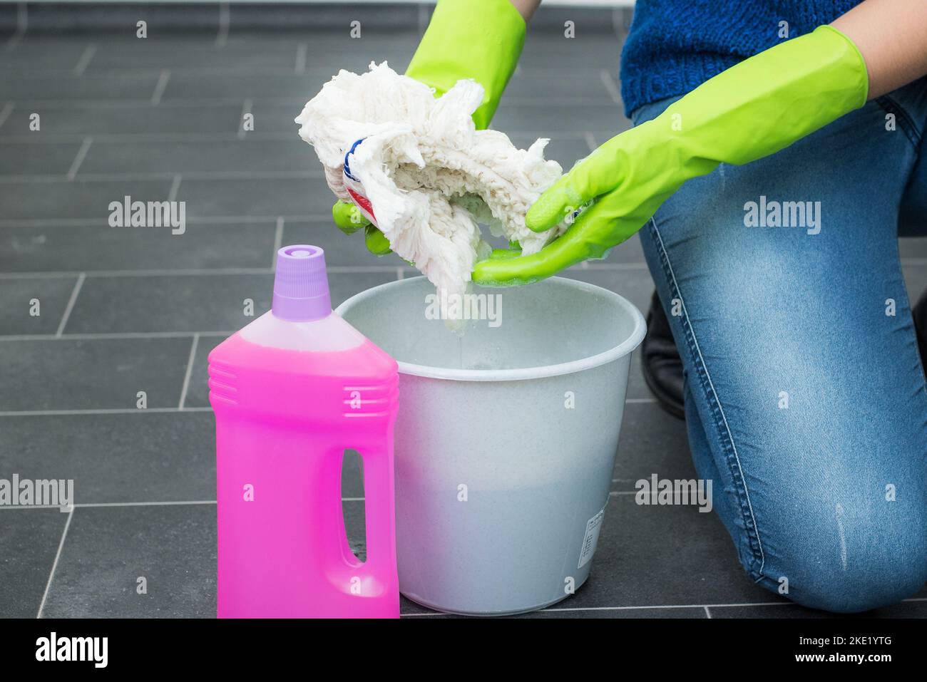 Wet woman and floor hi-res stock photography and images - Alamy