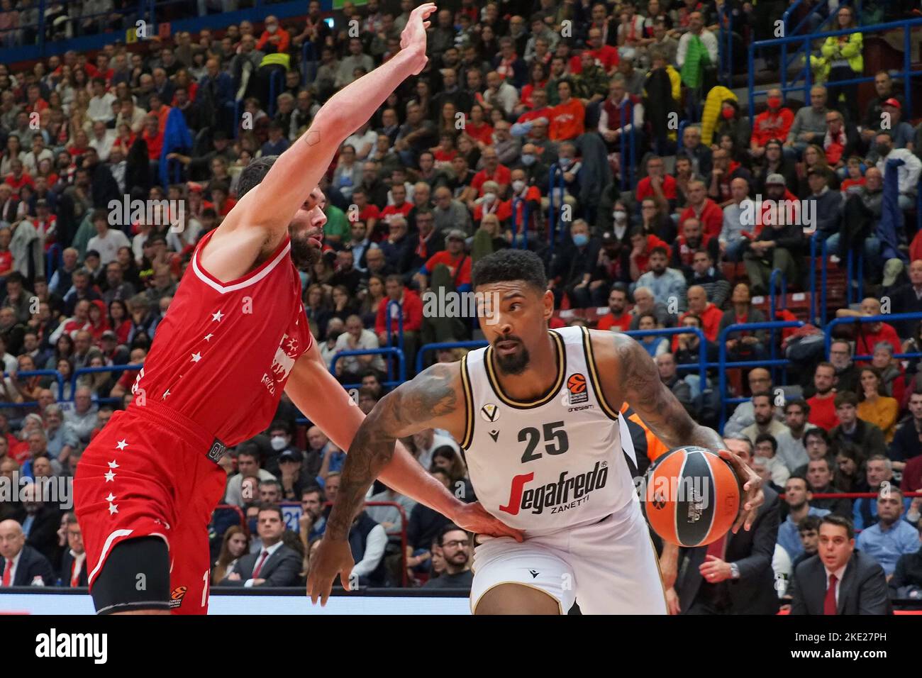 Jordan Mickey (Virtus Segafredo Bologna) thwarted by Giampaolo Ricci (EA7  Emporio Armani Olimpia Milano) during the Basketball Euroleague  Championship EA7 Emporio Armani Milano vs Virtus Segafredo Bologna on  November 09, 2022 at