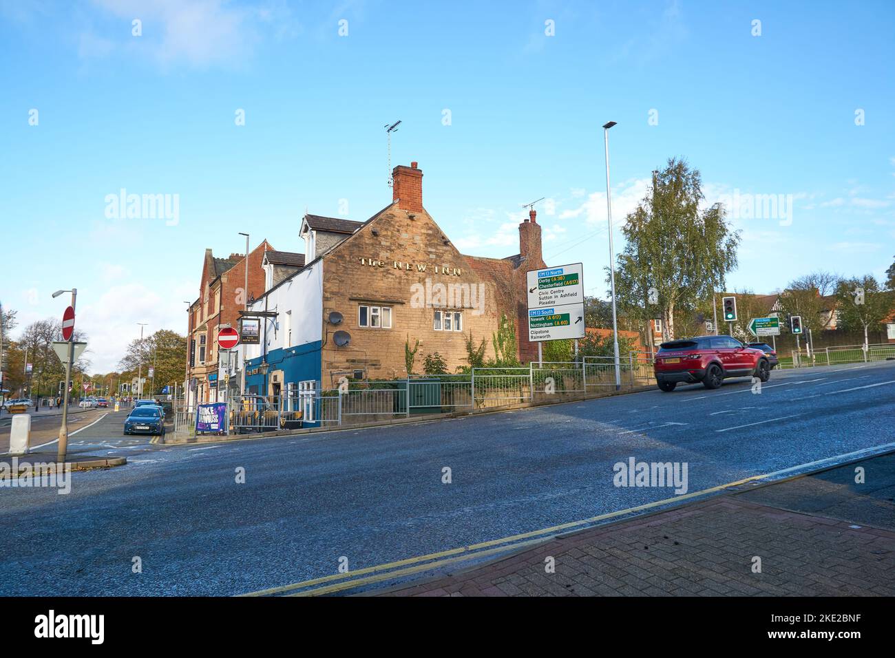 Old pub next to a main road in Mansfield, Nottinghamshire, UK Stock