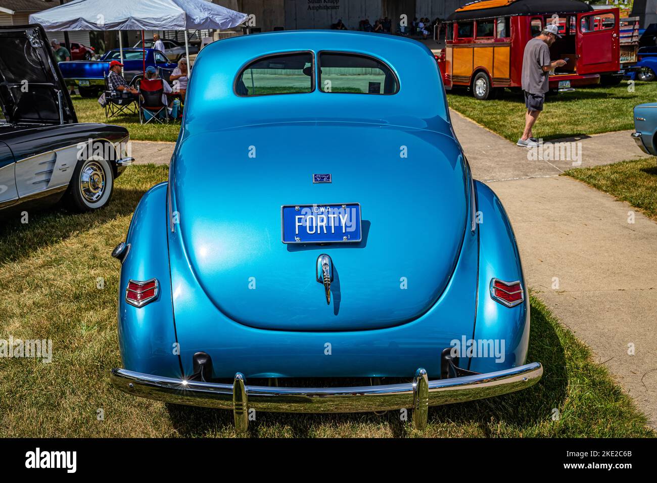 1940 vintage car rear view hi-res stock photography and images - Alamy