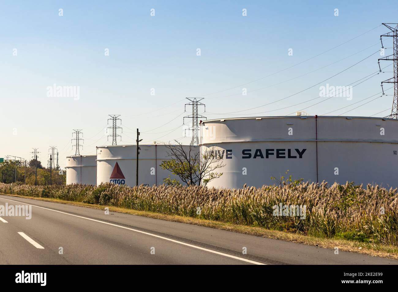 Linden, NJ - Oct. 22, 2022: Large tanks beside the New Jersey Turnpike at the Citgo petroleum products storage and distribution terminal. Stock Photo