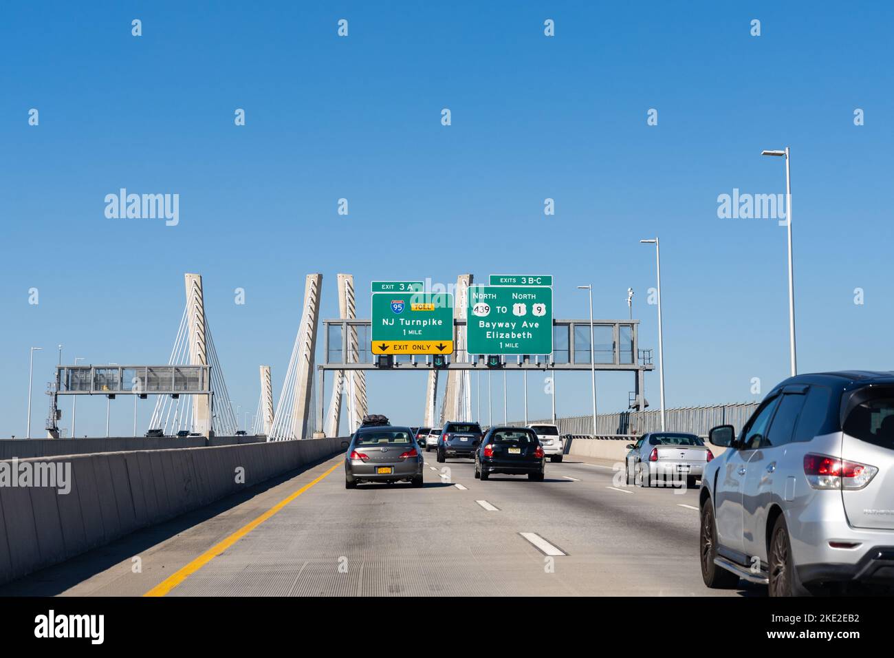 Staten Island, NY - Oct. 22, 2022: Exit 3 signs on I278 on the Goethals Bridge for I95 New Jersey Turnpike and 439 to Routes 1 and 9 toward Bayway Ave Stock Photo