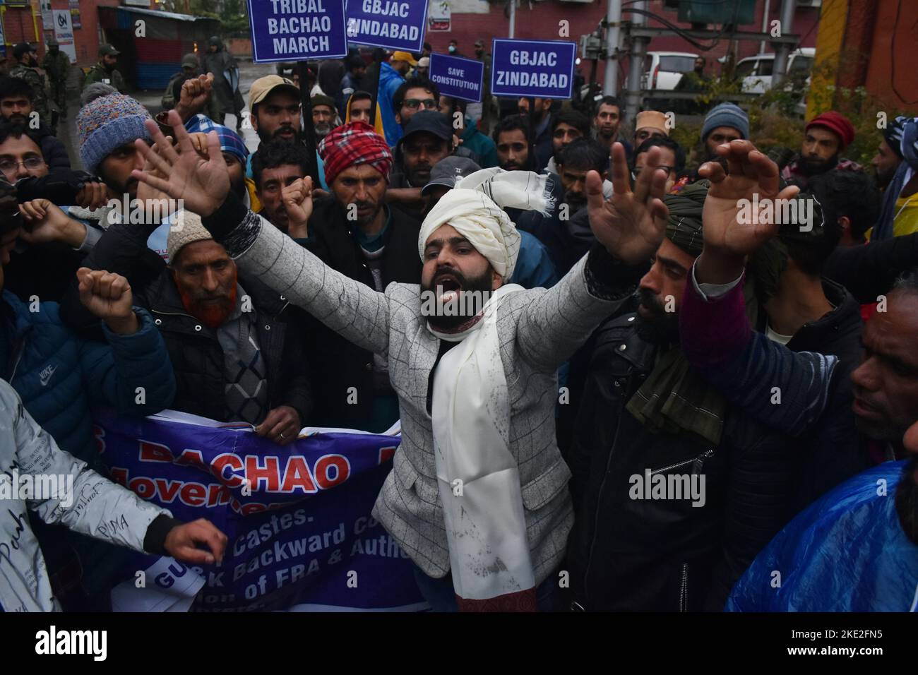 Hundreds of Gujjar and Bakerwal members holding placards, amid heavy ...