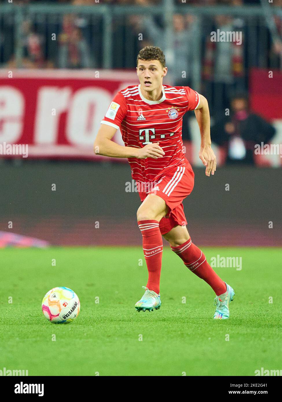 Benjamin PAVARD, FCB 5   in the match FC BAYERN MÜNCHEN - SV WERDER BREMEN 6-1 1.German Football League on Nov 8, 2022 in Munich, Germany. Season 2022/2023, matchday 14, 1.Bundesliga, FCB, München, 14.Spieltag © Peter Schatz / Alamy Live News    - DFL REGULATIONS PROHIBIT ANY USE OF PHOTOGRAPHS as IMAGE SEQUENCES and/or QUASI-VIDEO - Stock Photo