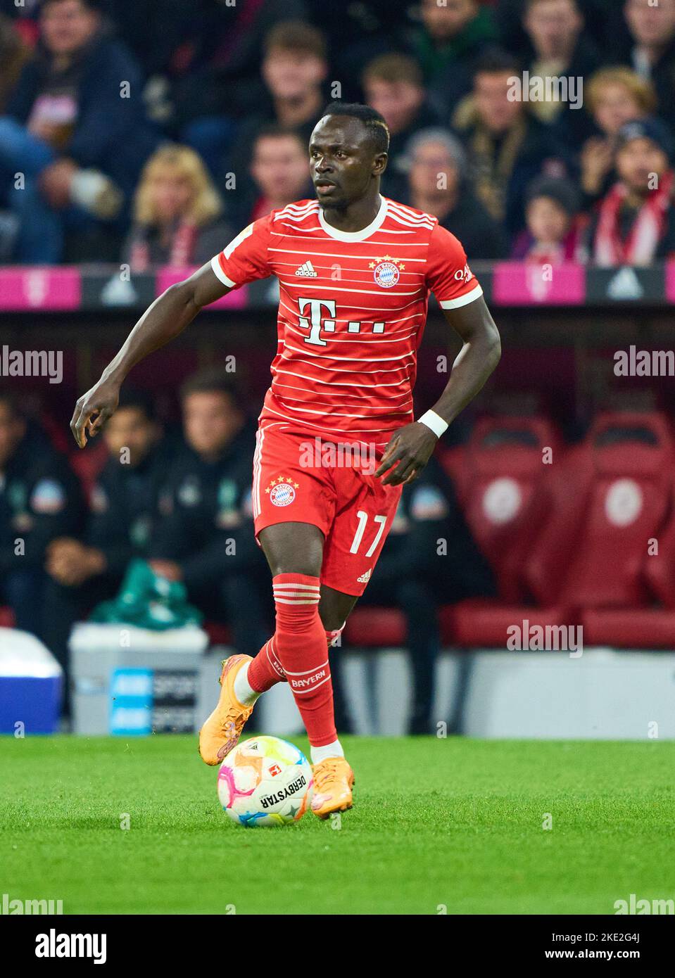 Sadio Mane (FCB 17)  in the match FC BAYERN MÜNCHEN - SV WERDER BREMEN 6-1 1.German Football League on Nov 8, 2022 in Munich, Germany. Season 2022/2023, matchday 14, 1.Bundesliga, FCB, München, 14.Spieltag © Peter Schatz / Alamy Live News    - DFL REGULATIONS PROHIBIT ANY USE OF PHOTOGRAPHS as IMAGE SEQUENCES and/or QUASI-VIDEO - Stock Photo