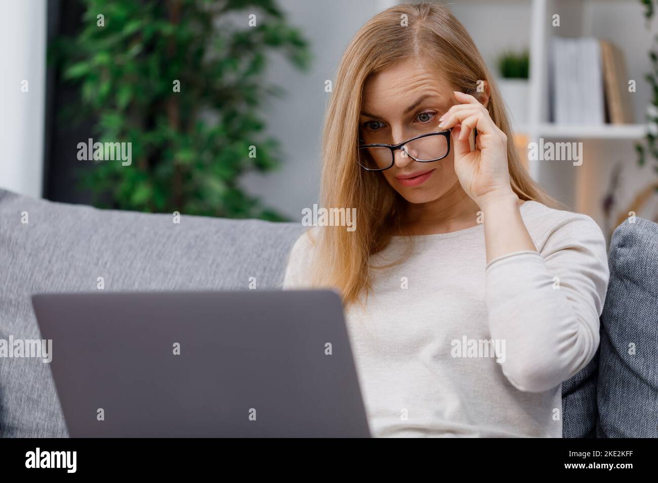 Face surprised shocked blonde woman hi-res stock photography and images ...