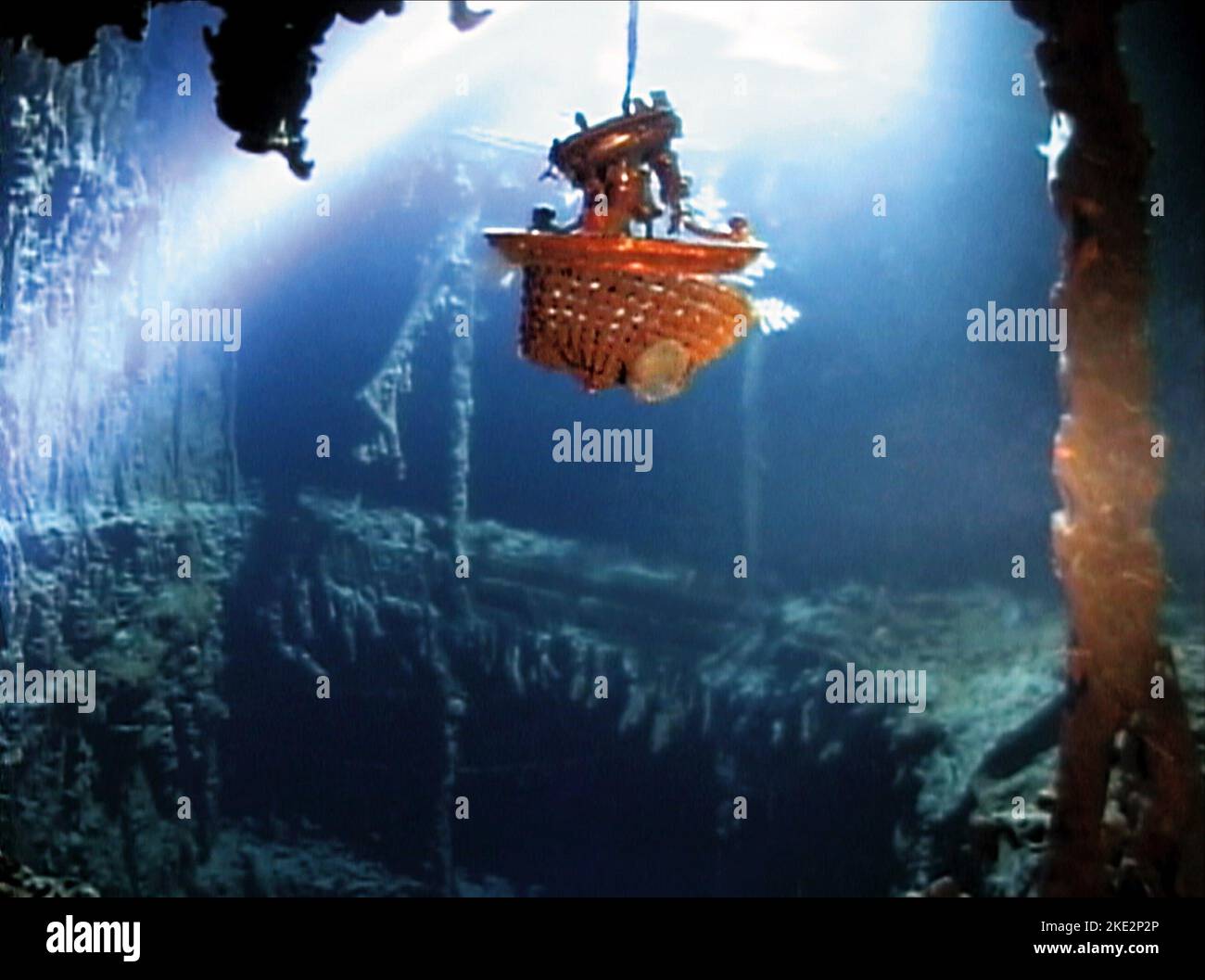 GHOSTS OF THE ABYSS, CHANDELIER ON TTHE SUNKEN TITANIC, 2003 Stock Photo