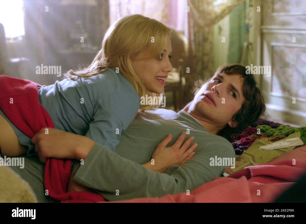 JUST MARRIED, BRITTANY MURPHY, ASHTON KUTCHER, 2003 Stock Photo - Alamy