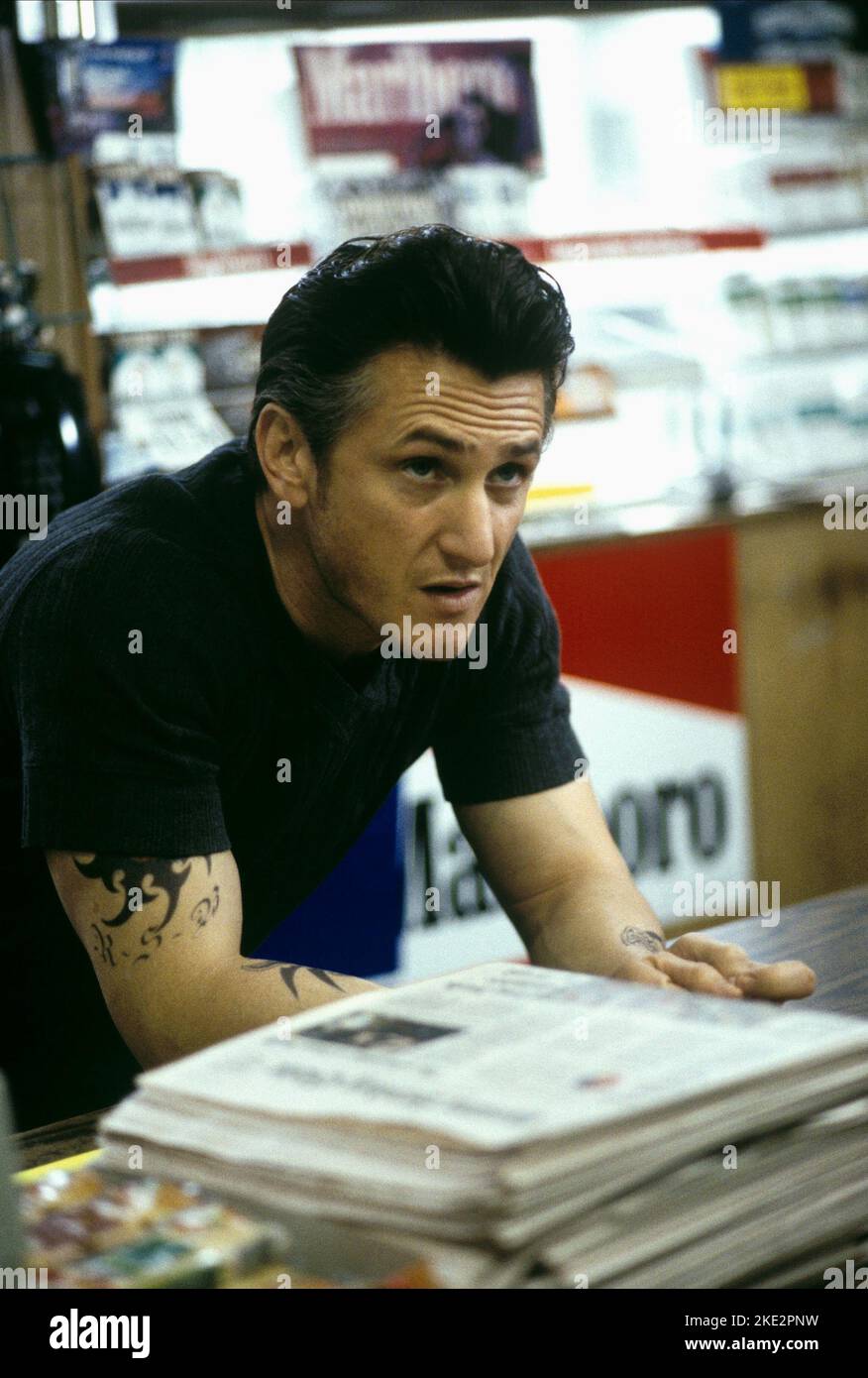 MYSTIC RIVER, SEAN PENN, 2003 Stock Photo