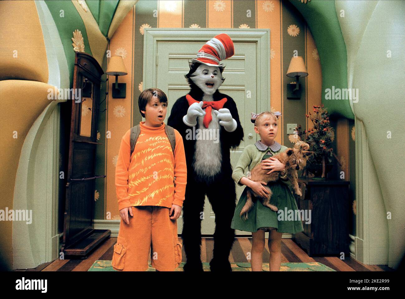 THE CAT IN THE HAT, SPENCER BRESLIN, MIKE MYERS, DAKOTA FANNING, 2003