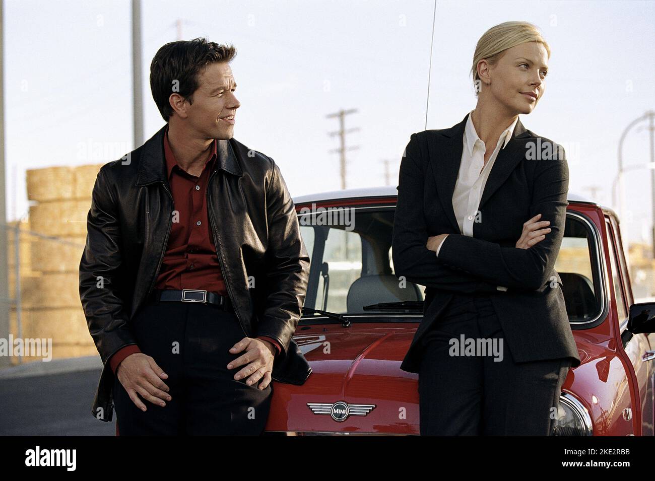 THE ITALIAN JOB, MARK WAHLBERG, CHARLIZE THERON, 2003 Stock Photo