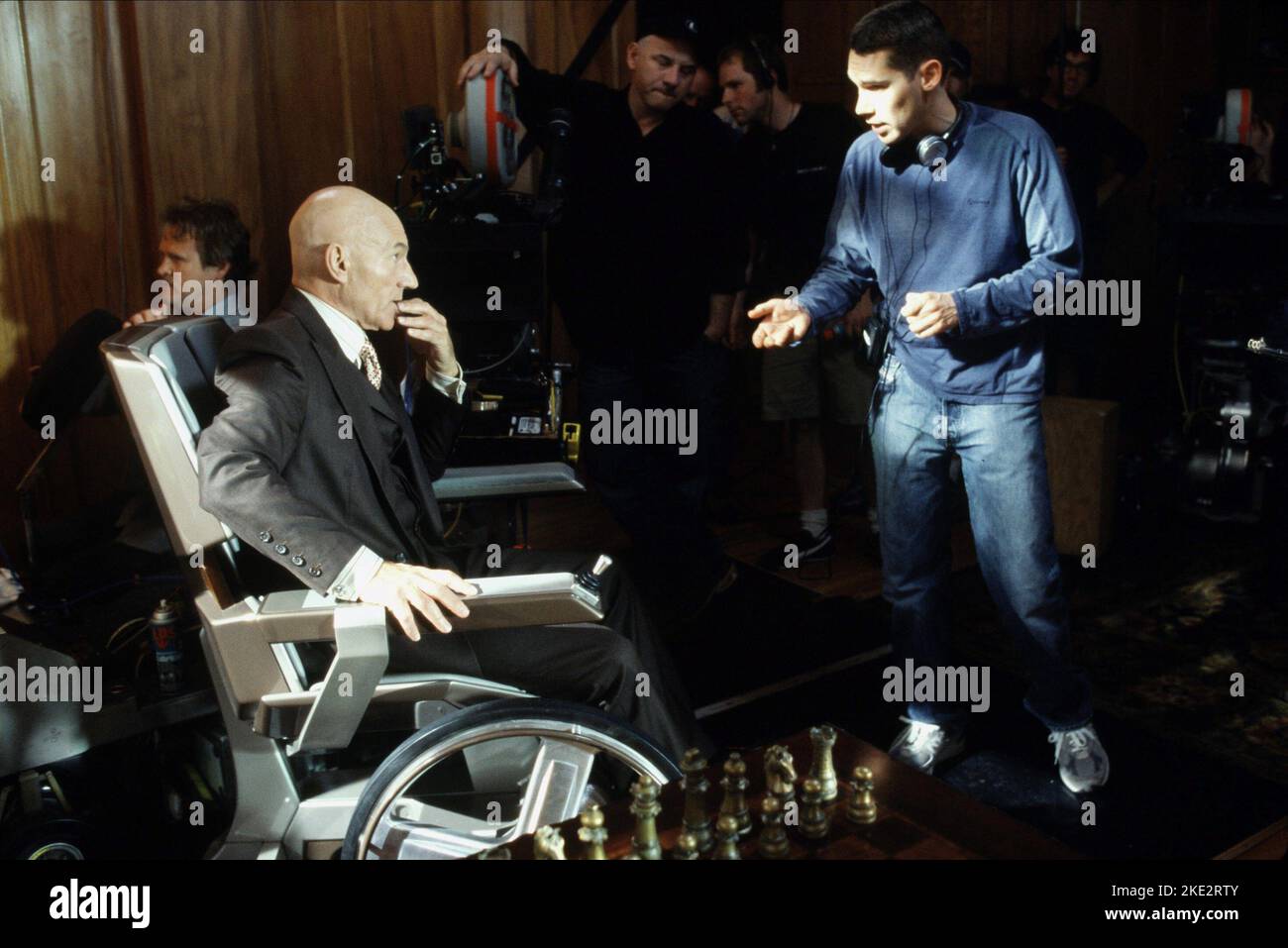 X-MEN 2, PATRICK STEWART, BRYAN SINGER, 2003 Stock Photo