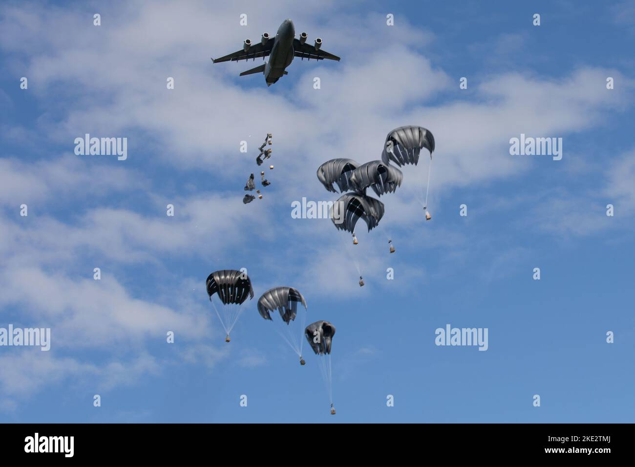 Airdrop exercises hi-res stock photography and images - Alamy