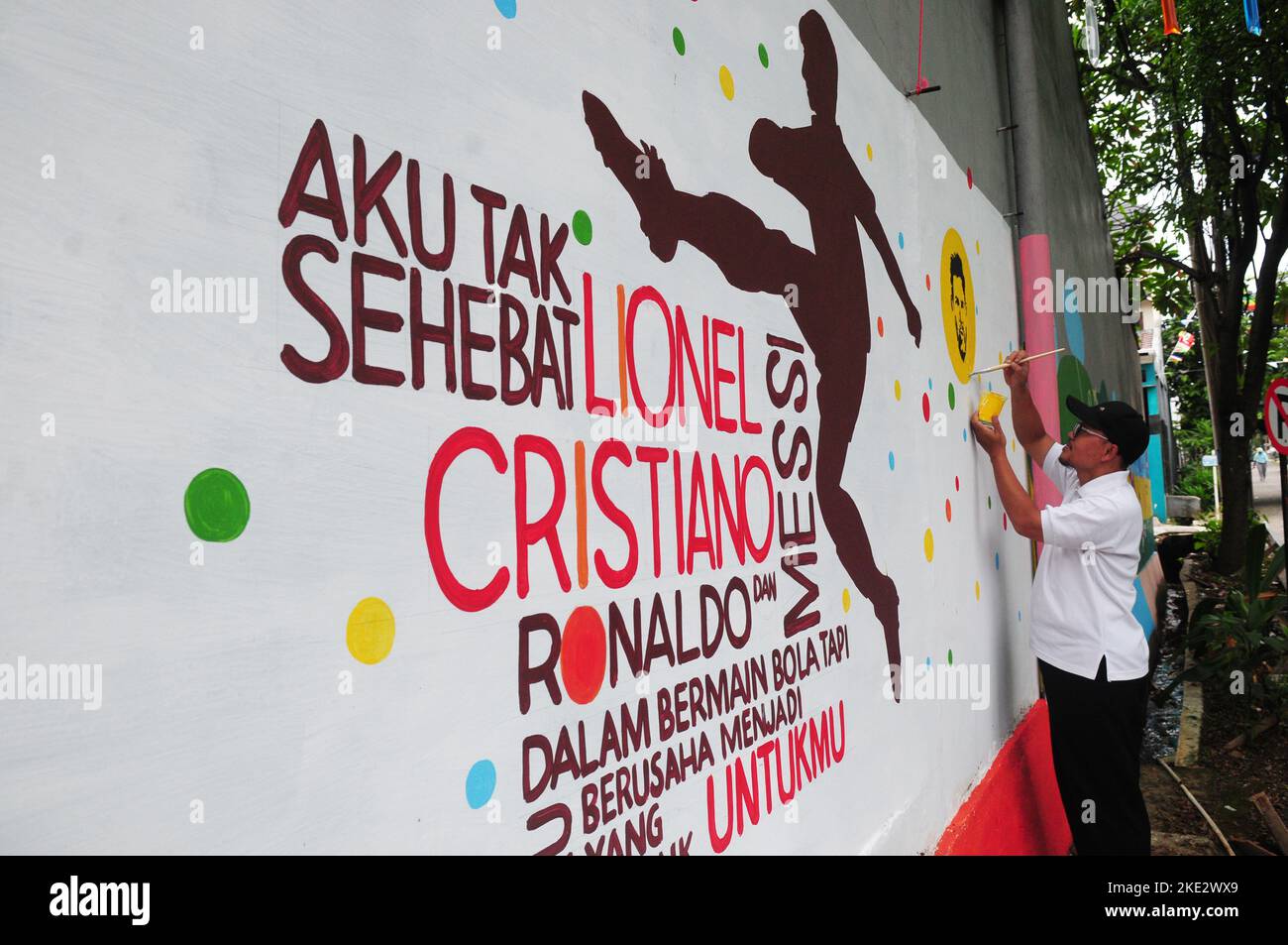 November 9, 2022: DEPOK, WEST JAVA, NOVEMBER - 9 : Residents finish ...
