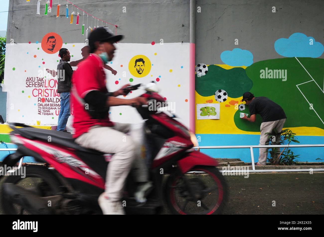 Depok, WEST JAVA, Indonesia. 9th Nov, 2022. Residents finish making ...
