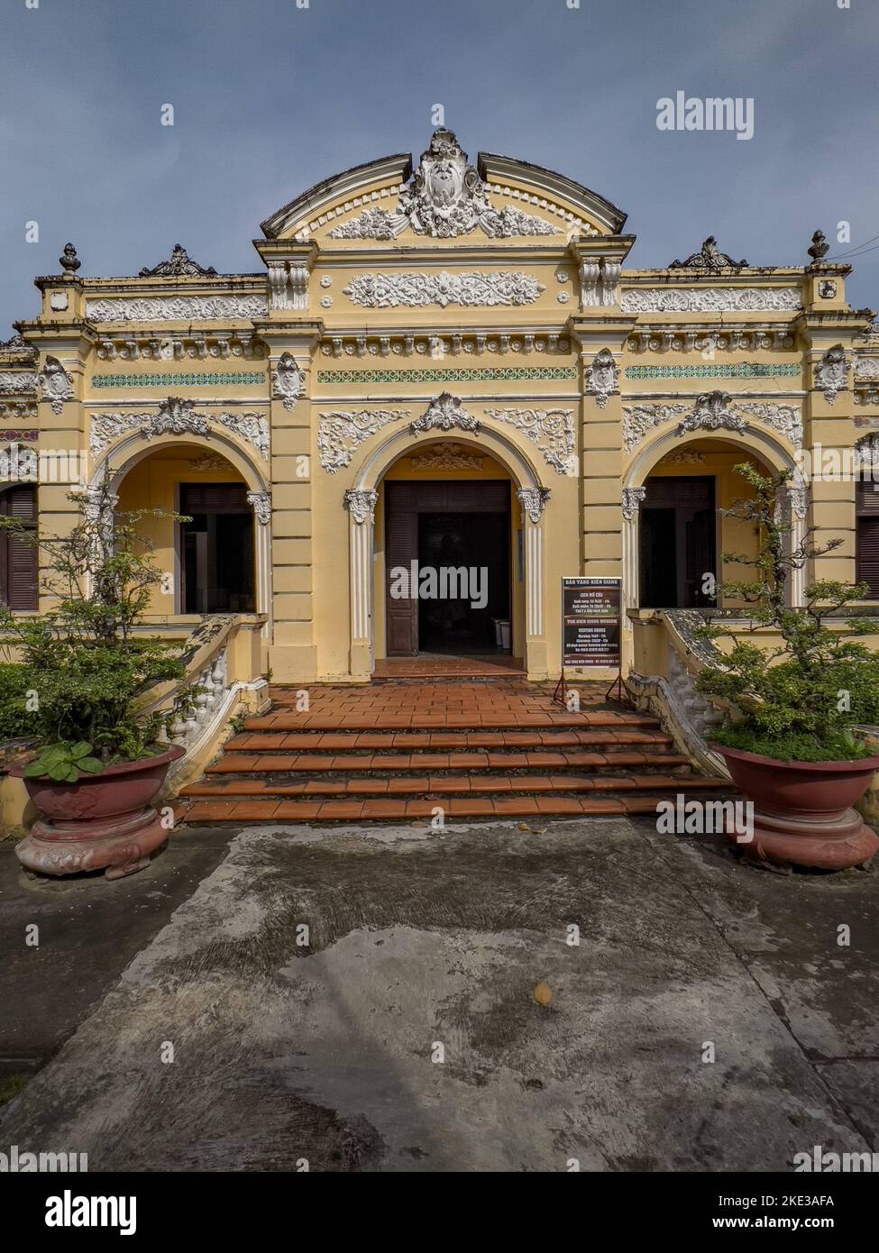 This beautiful old chinese mansion built in the XXth century host nowadays the provincial museum of Kien Giang province, Rach Gia, Vietnam Stock Photo