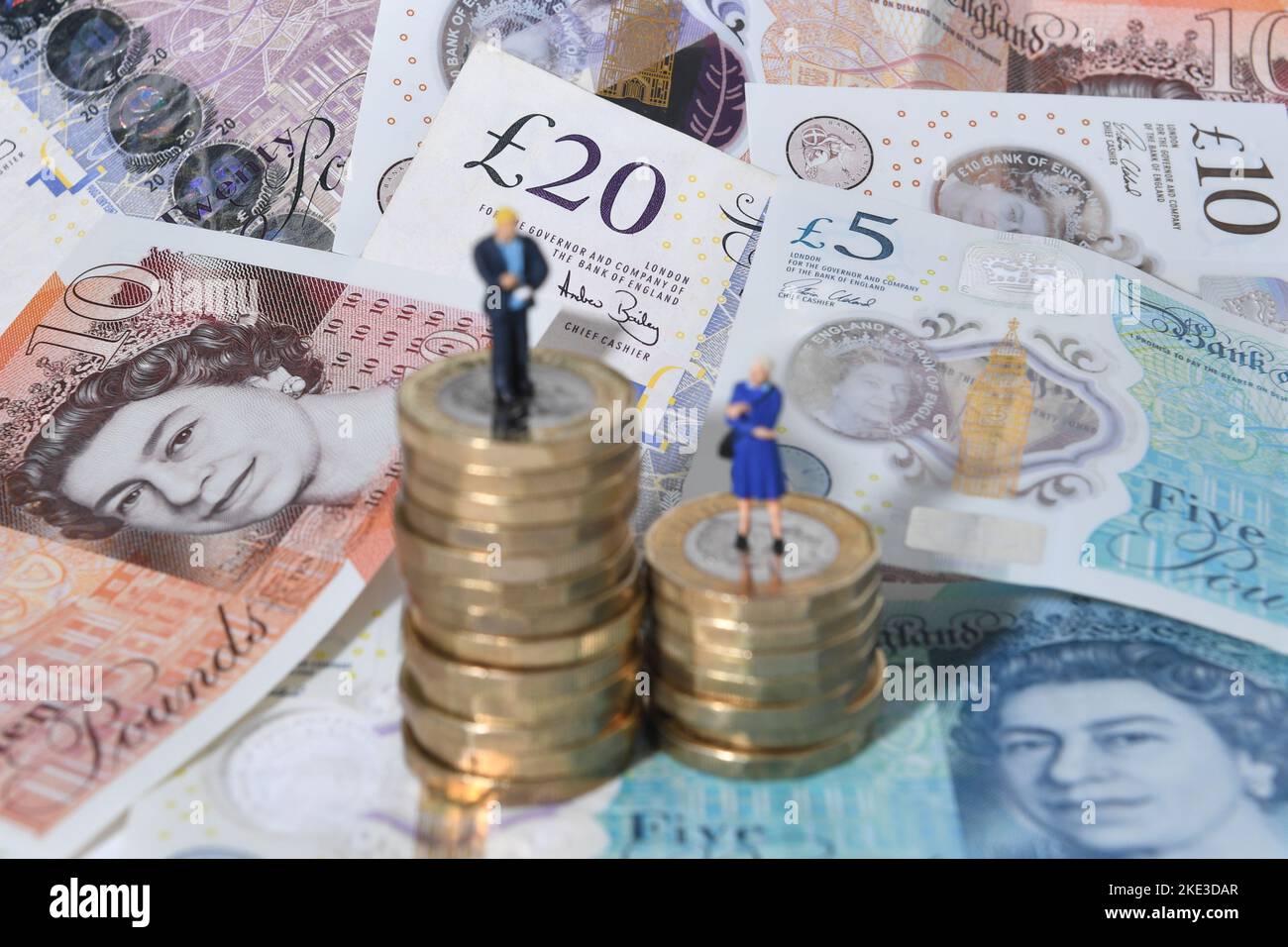 10 notes pile 2020 hires stock photography and images Alamy